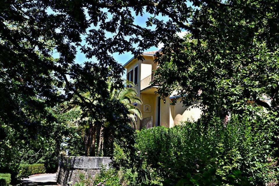 Villa Valle Maira, Agriturismo Nel Parco Dei Nebrodi Tortorici Exterior foto